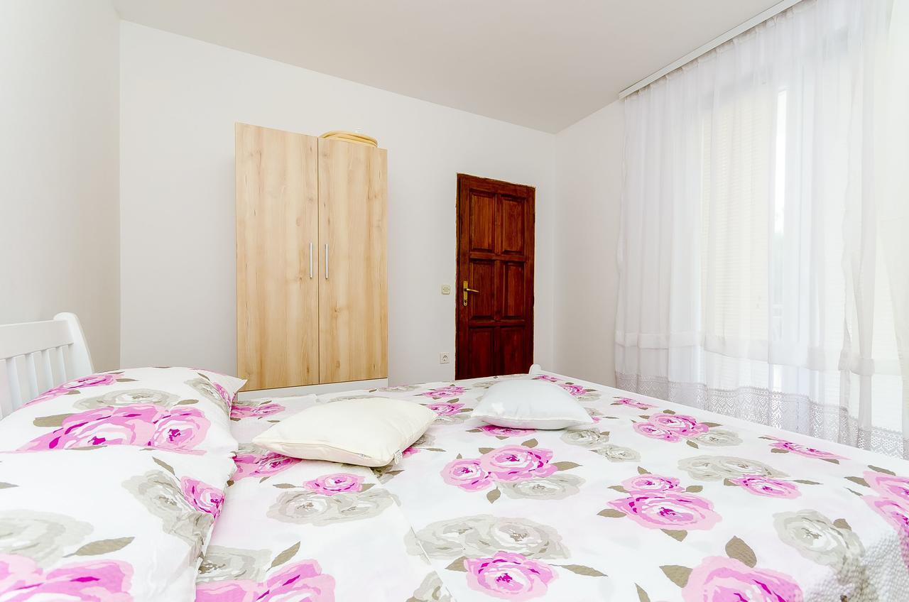 Apartments Mirko I Anda Donji Okrug  المظهر الخارجي الصورة